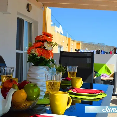 Central Anna Court Penthouse With 80m2 Veranda And Pool * Paralimni