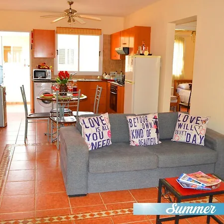Central Anna Court Penthouse With 80m2 Veranda And Pool Apartament Paralimni