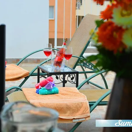 Central Anna Court Penthouse With 80m2 Veranda And Pool Apartament Paralimni