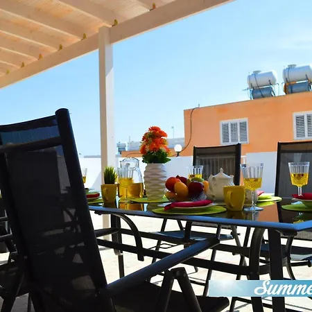 Apartamento Central Anna Court Penthouse With 80m2 Veranda And Pool Paralimni