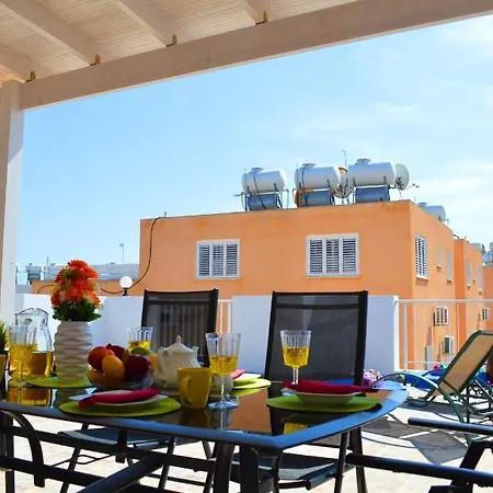 Central Anna Court Penthouse With 80m2 Veranda And Pool * Paralimni