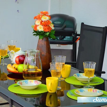 Central Anna Court Penthouse With 80m2 Veranda And Pool