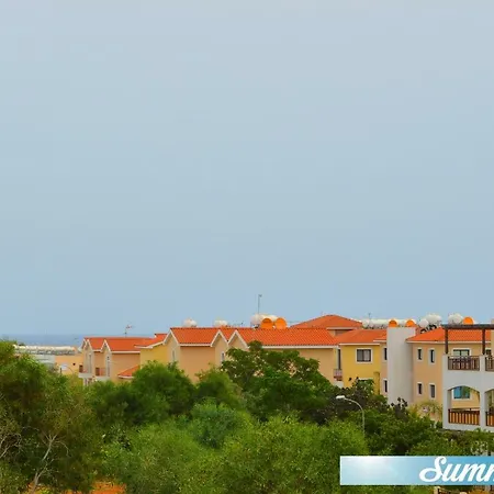 Central Anna Court Penthouse With 80m2 Veranda And Pool Apartamento Paralimni