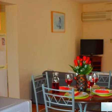 Central Anna Court Penthouse With 80m2 Veranda And Pool
