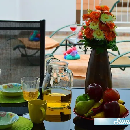 Central Anna Court Penthouse With 80m2 Veranda And Pool Apartamento Paralimni