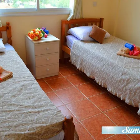 Apartamento Central Anna Court Penthouse With 80m2 Veranda And Pool Paralimni